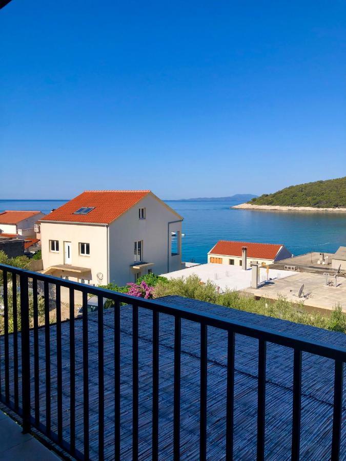 Hotel B&B Chamberlain Milna  Eksteriør bilde