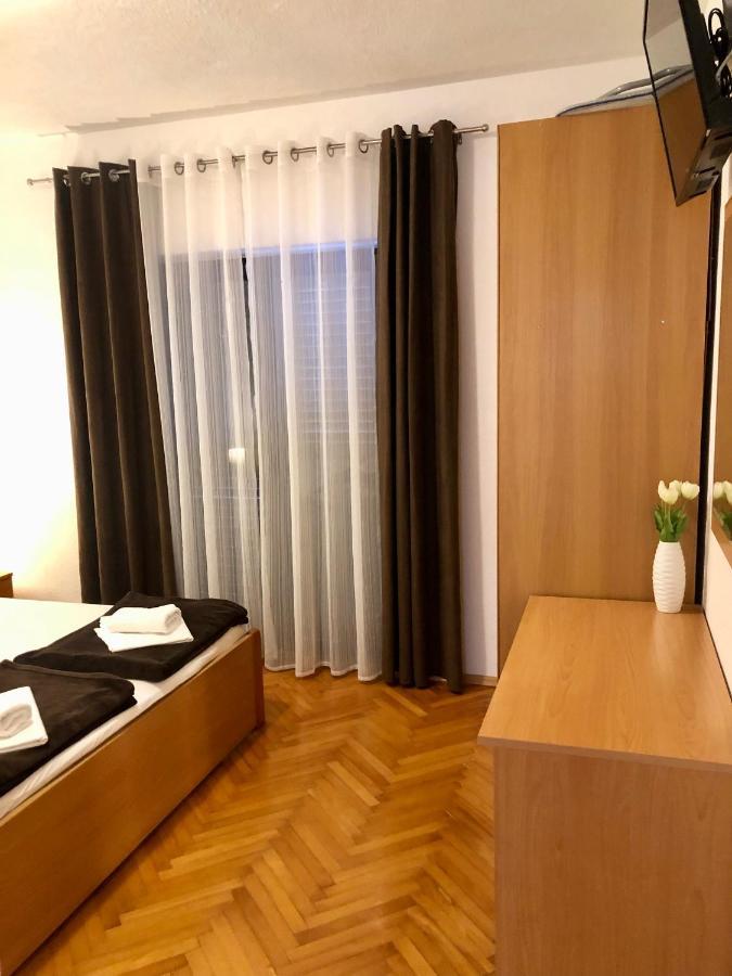 Hotel B&B Chamberlain Milna  Eksteriør bilde